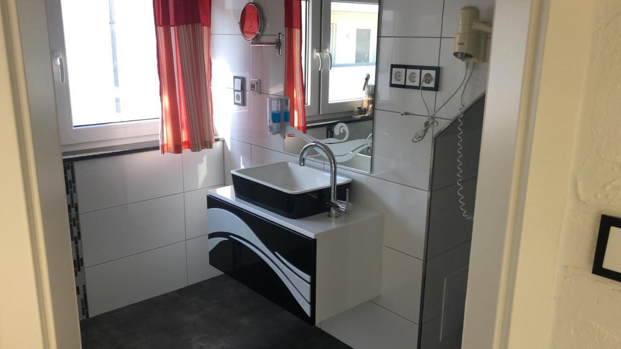 Hotel Am Mueritzhafen Garni Waren  Dış mekan fotoğraf