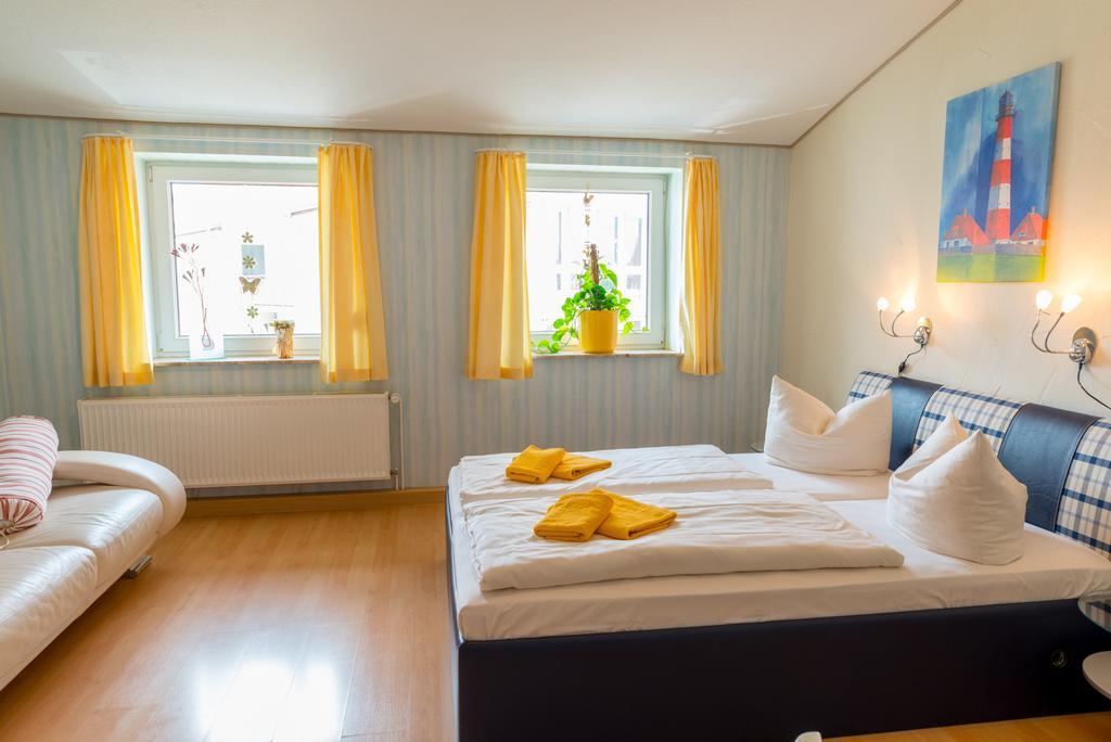 Hotel Am Mueritzhafen Garni Waren  Dış mekan fotoğraf