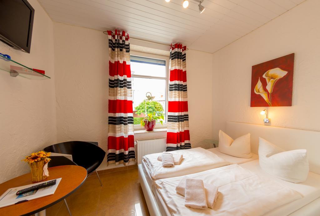 Hotel Am Mueritzhafen Garni Waren  Dış mekan fotoğraf