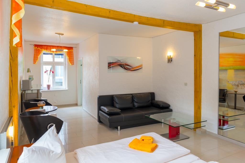 Hotel Am Mueritzhafen Garni Waren  Dış mekan fotoğraf